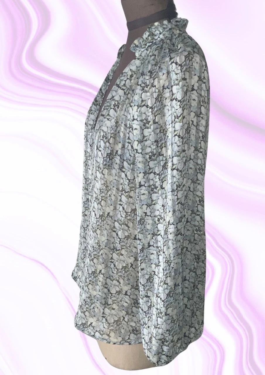 Blouse size medium – photo 3